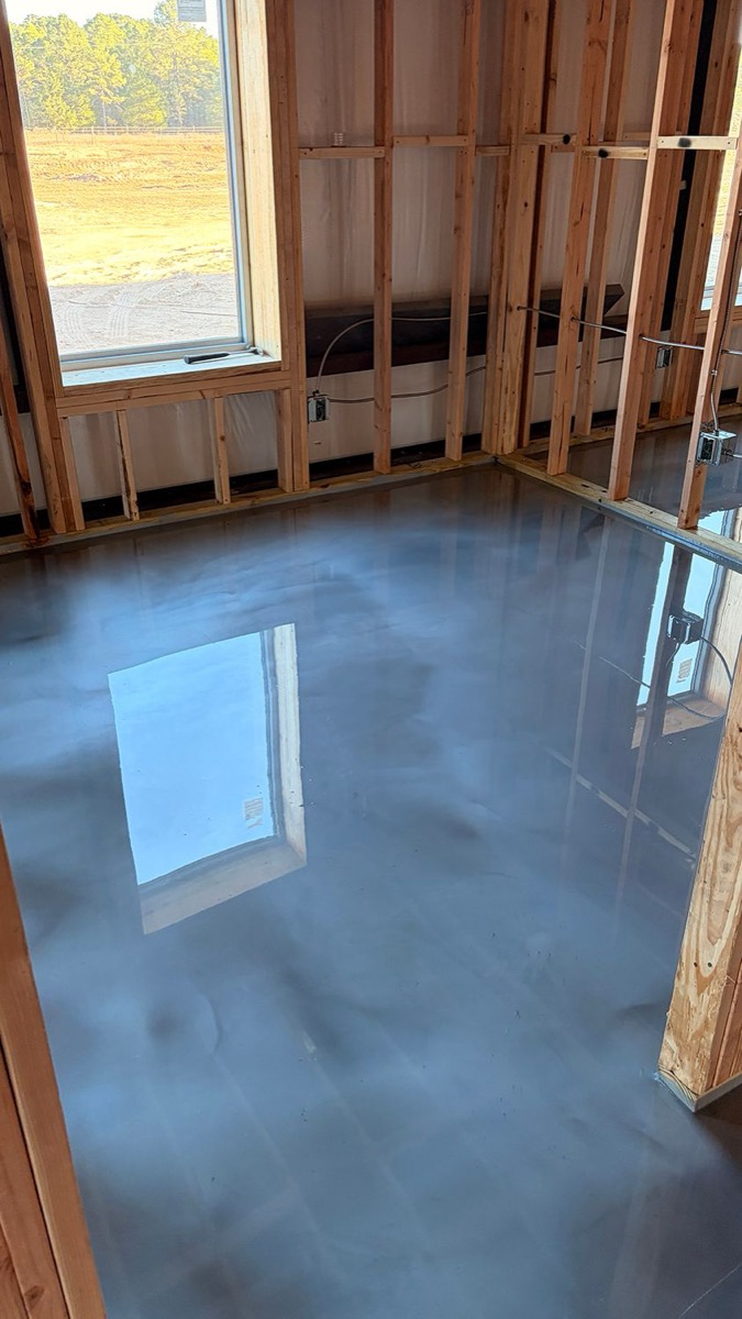 Reflective epoxy floor
